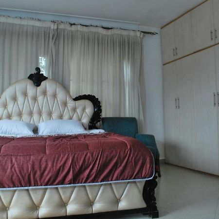 Jacuzzi City Home 坎帕拉 外观 照片