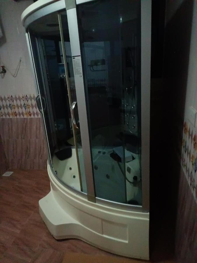 Jacuzzi City Home 坎帕拉 外观 照片