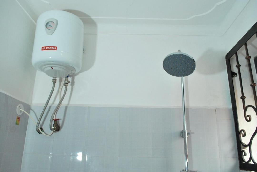 Jacuzzi City Home 坎帕拉 外观 照片