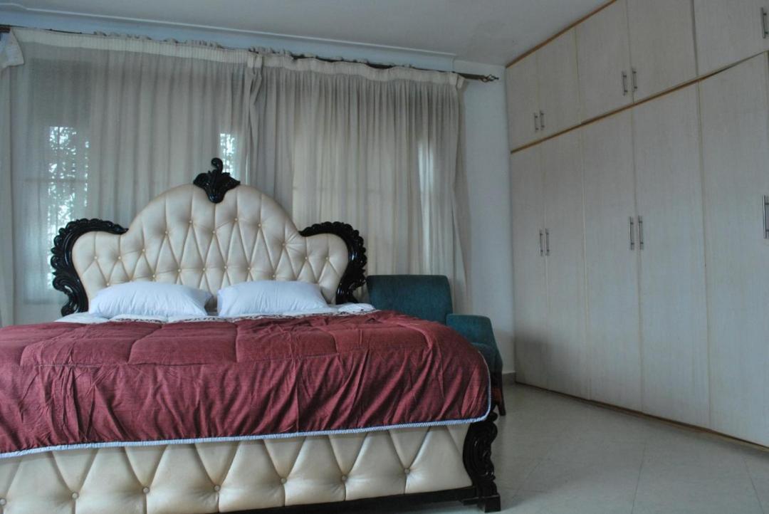 Jacuzzi City Home 坎帕拉 外观 照片