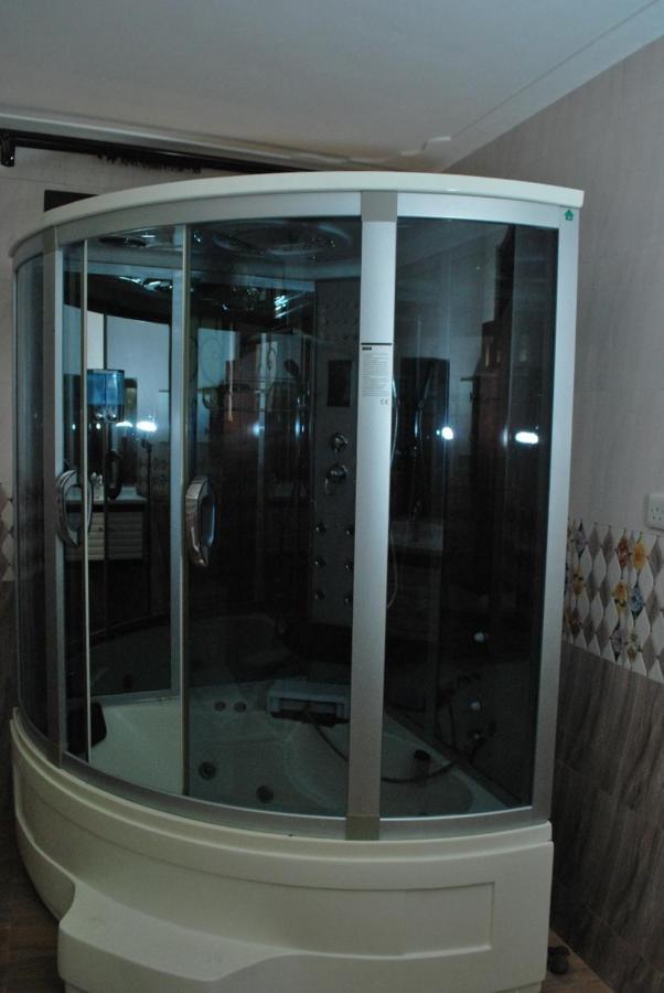 Jacuzzi City Home 坎帕拉 外观 照片