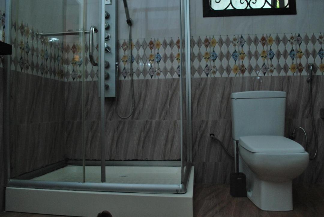 Jacuzzi City Home 坎帕拉 外观 照片